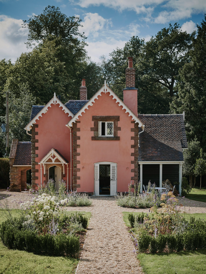 Home Tour: Farm Cottage from the 1880's