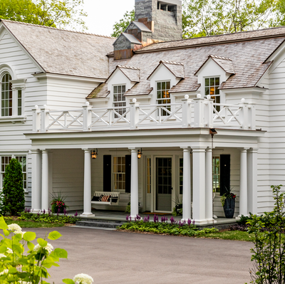 Colonial on the Bluff: A Timeless Lakefront Retreat