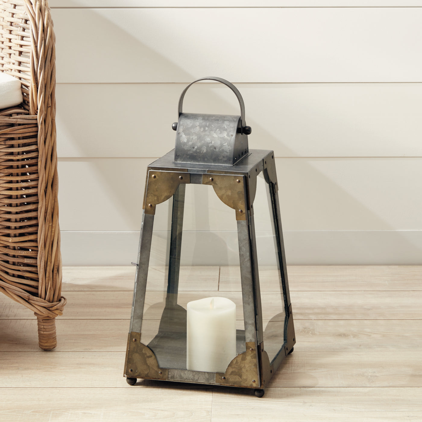 Madera Outdoor Lantern