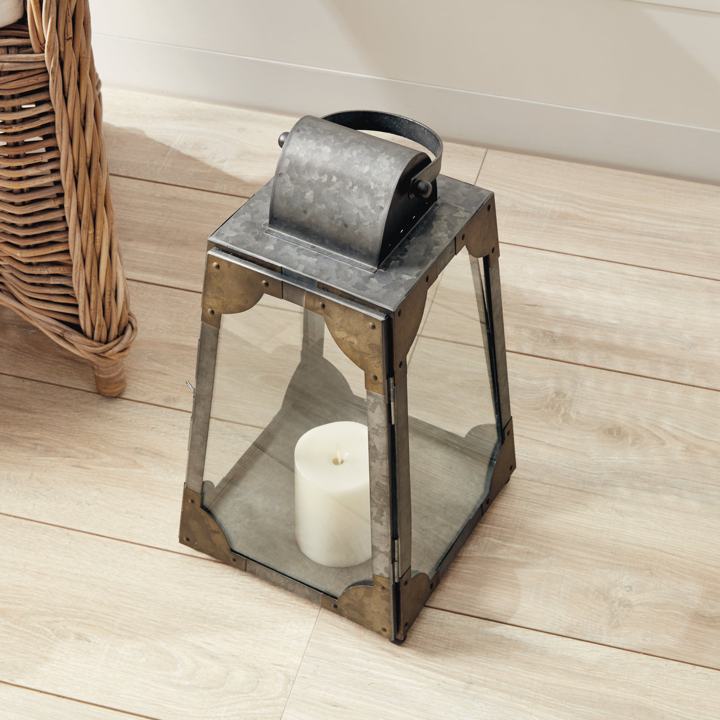 Madera Outdoor Lantern