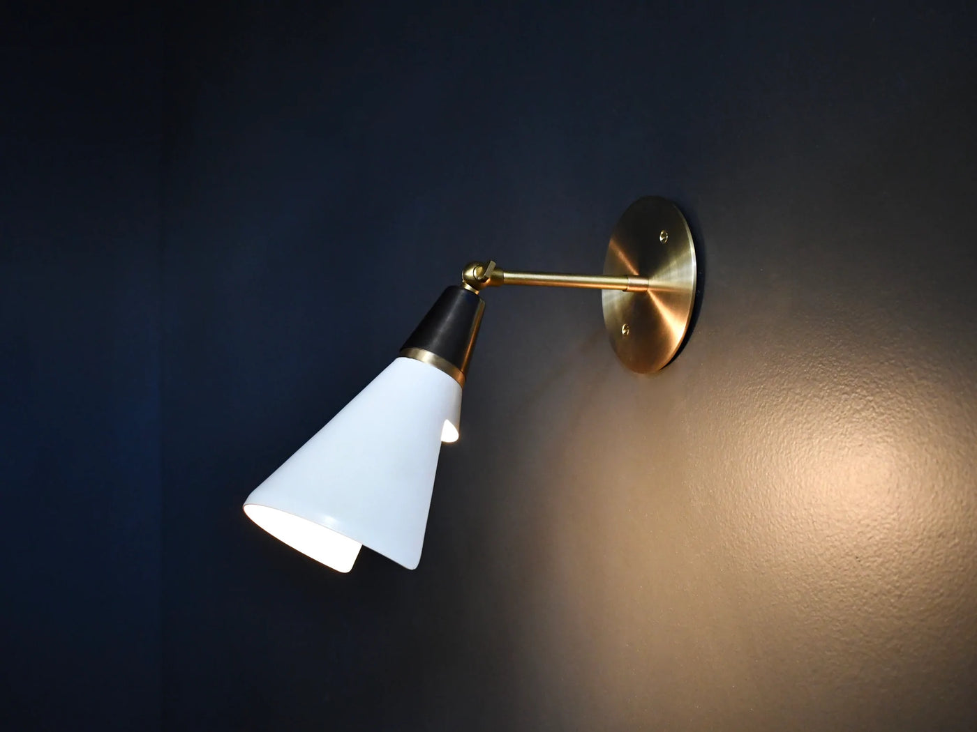 Petite Magari Wall Lamp