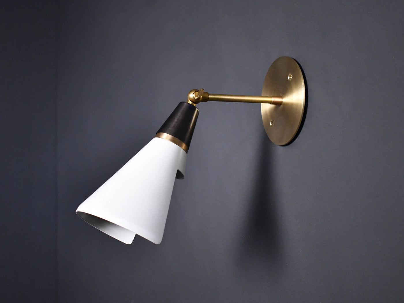 Petite Magari Wall Lamp