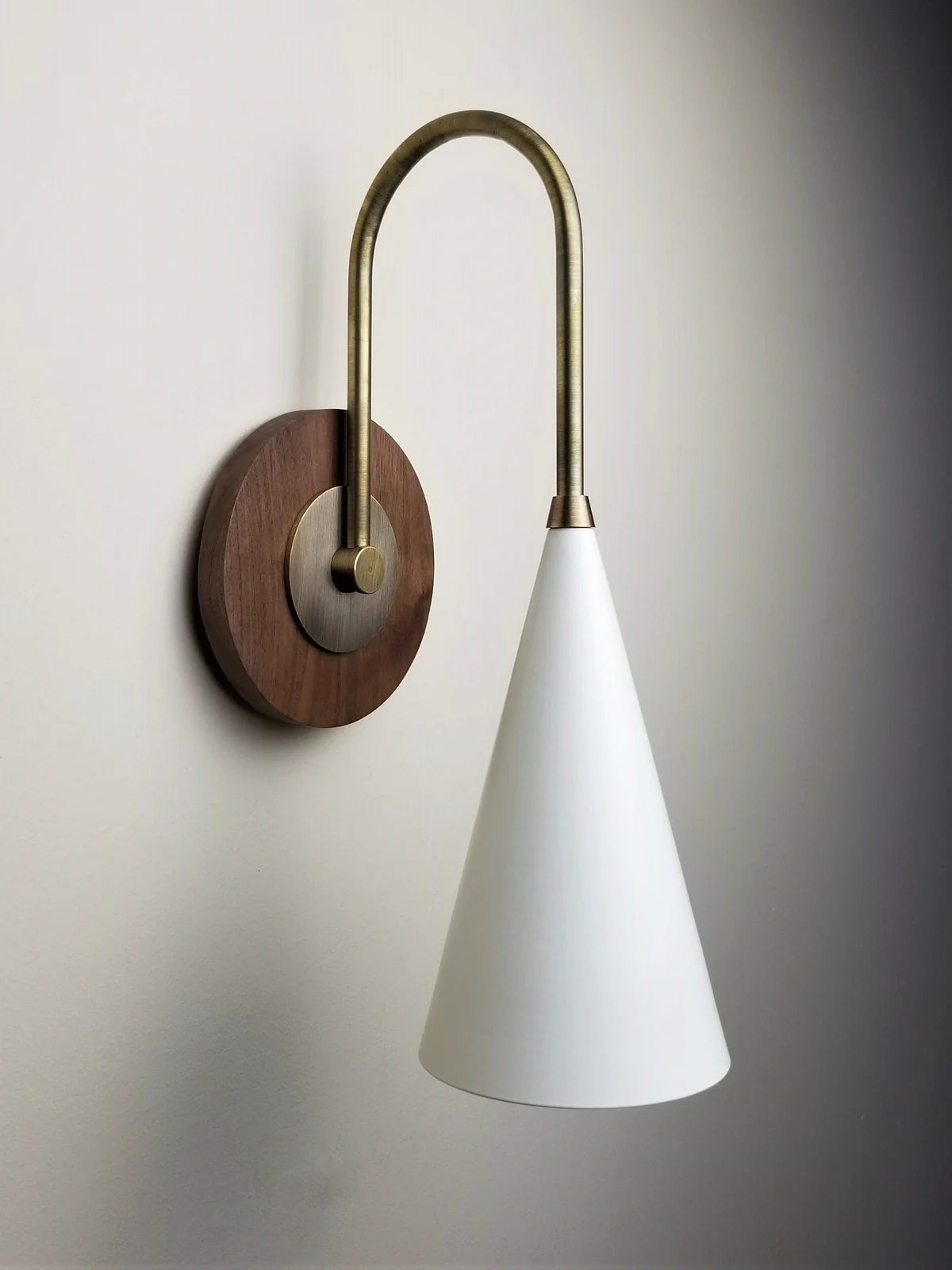 Solana Wall Mount Lamp