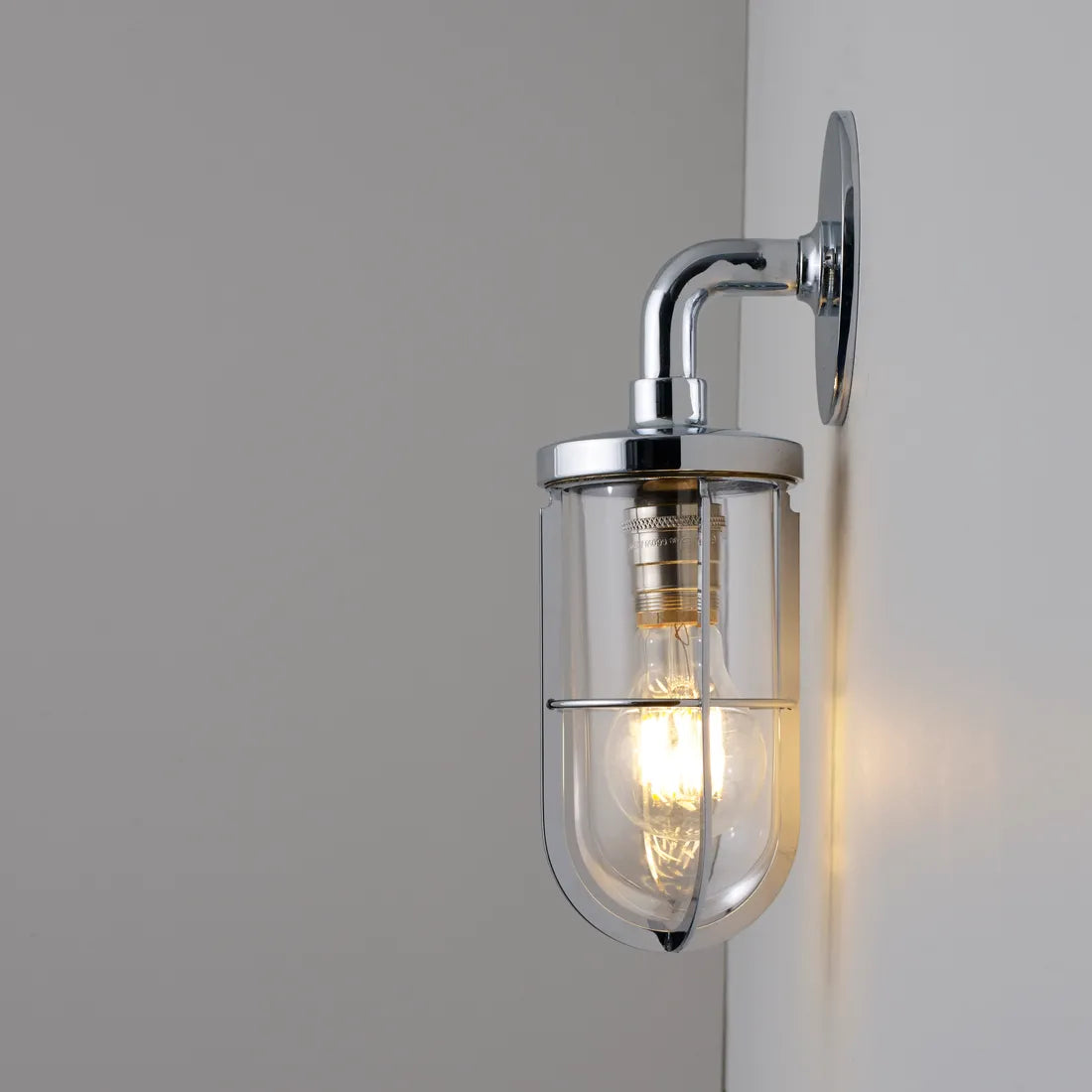 Weatherproof Ship's Well Glass Light